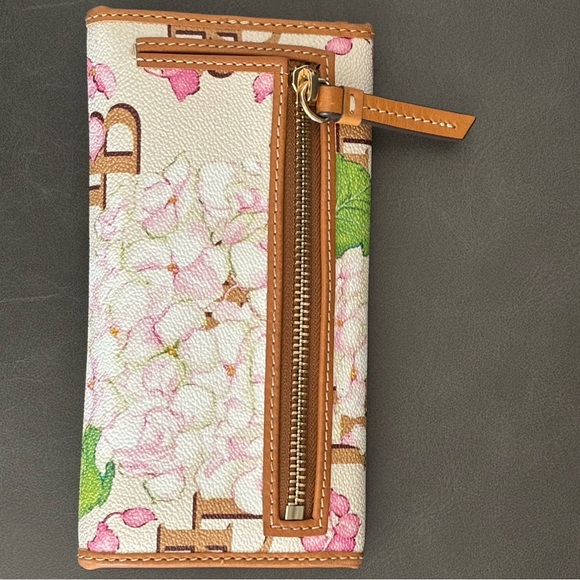 Dooney and Bourke purse/wallet set - Picture 9 of 10